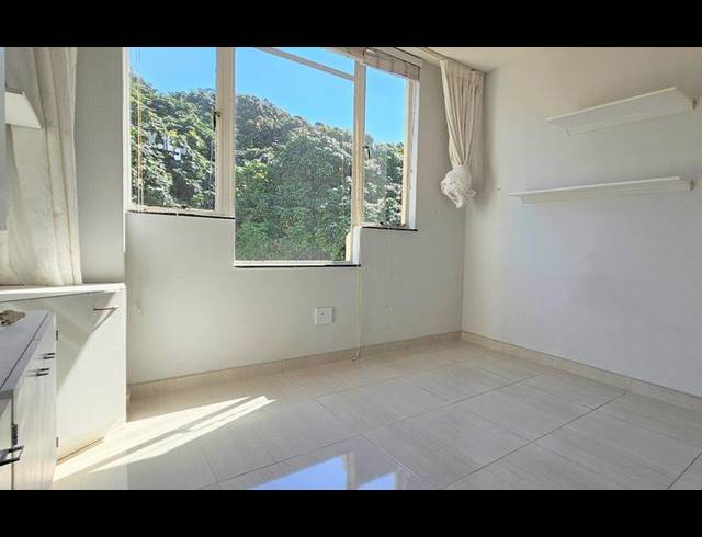 2 BEDROOM APARTMENT FOR SALE IN ESSENWOOD